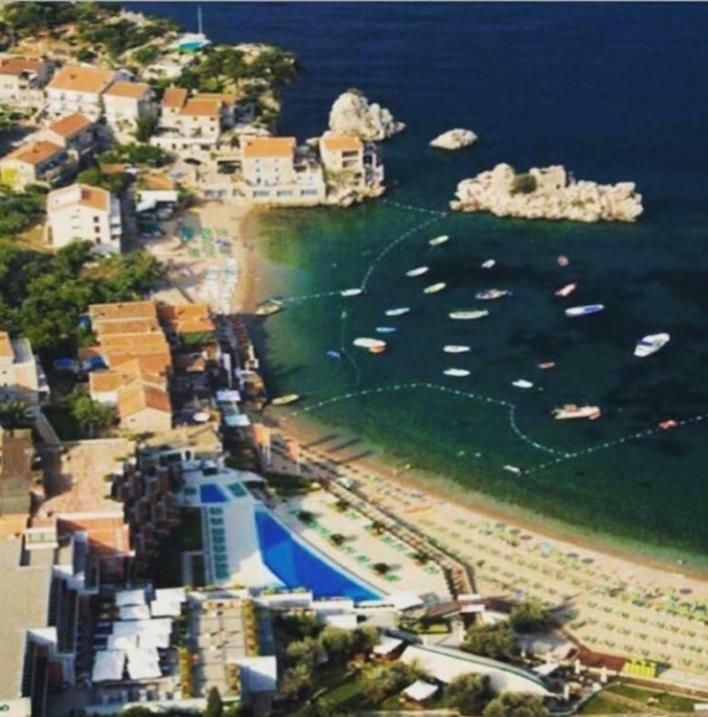 Langust - Free Parking Apartment Sveti Stefan Exterior photo